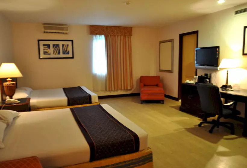 Fotos del hotel Subic Bay Travelers  & Event Center:  9