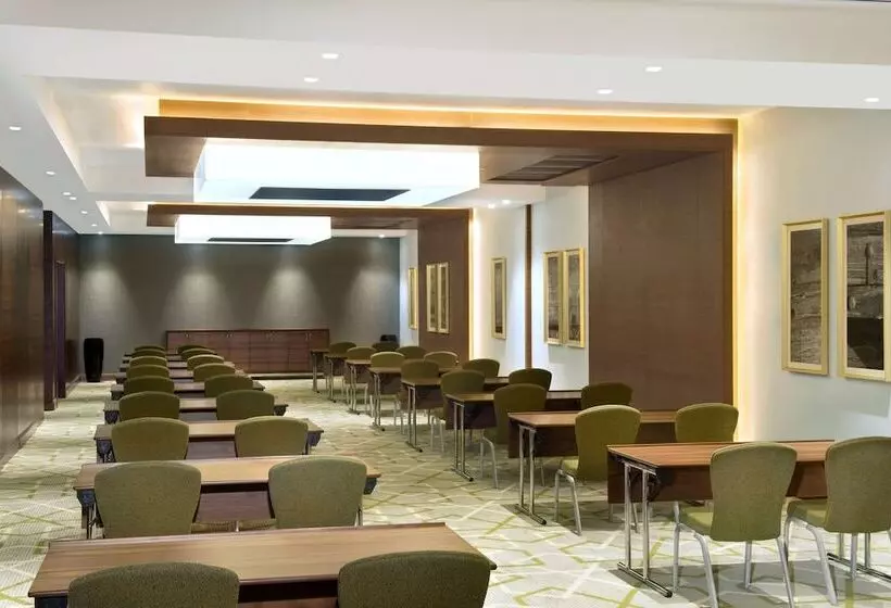 Fotos del hotel Hilton Garden Inn Dubai Al Muraqabat  Deira:  4