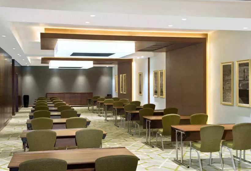 Fotos del hotel Hilton Garden Inn Dubai Al Muraqabat  Deira:  28