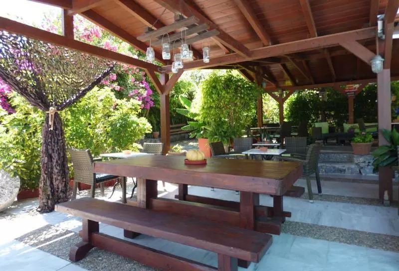 Fotos del hotel Poledas Apartments:  4