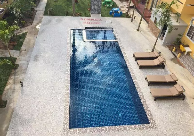 Summer House Resort 2