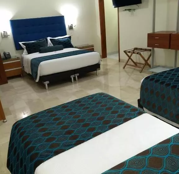 Fotos del hotel Dorado La 70:  2