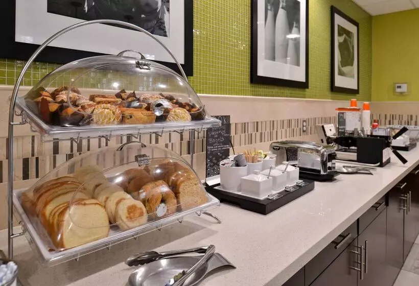 Fotos del hotel Hampton Inn & Suites Dallas Market Center:  19