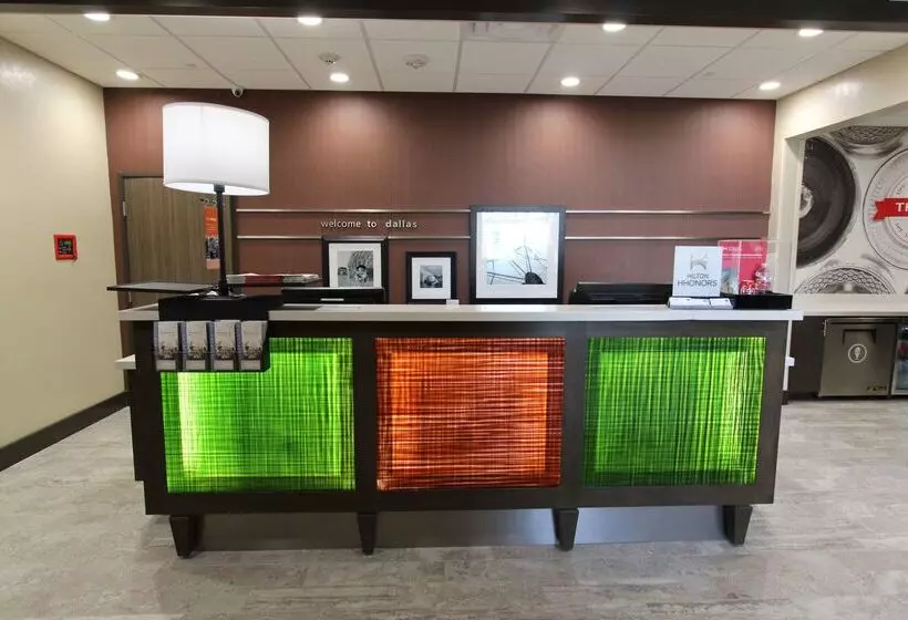 Fotos del hotel Hampton Inn & Suites Dallas Market Center:  4