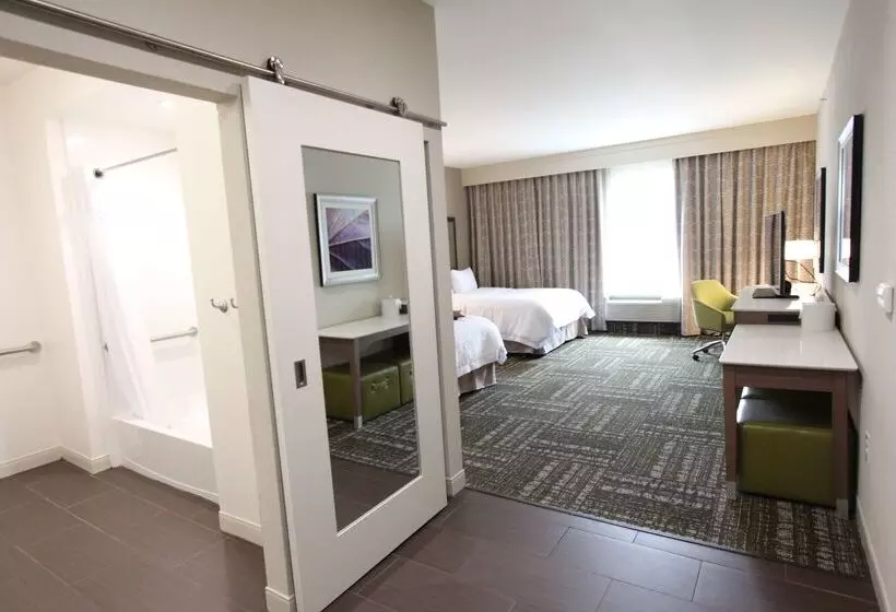 Fotos del hotel Hampton Inn & Suites Dallas Market Center:  2