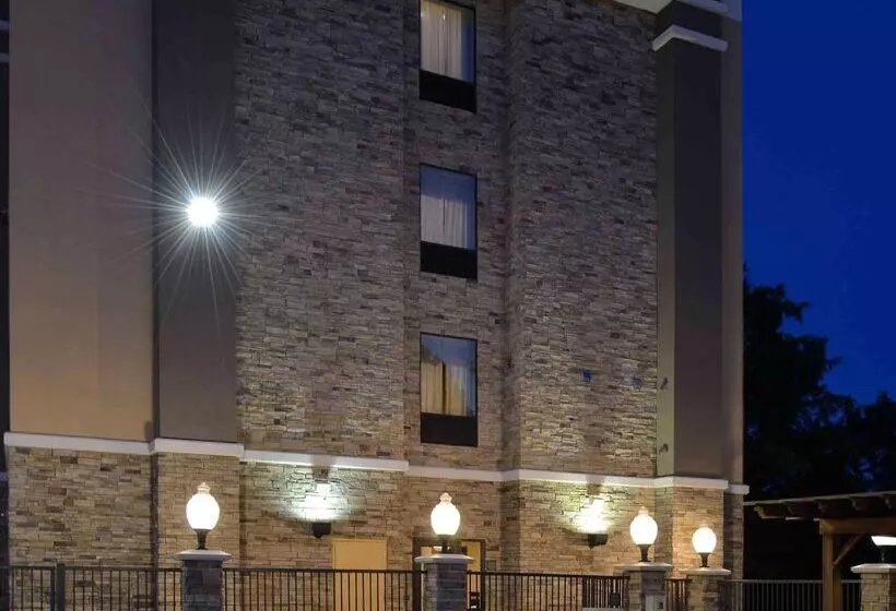 Fotos del hotel Hampton Inn & Suites Dallas Market Center:  10