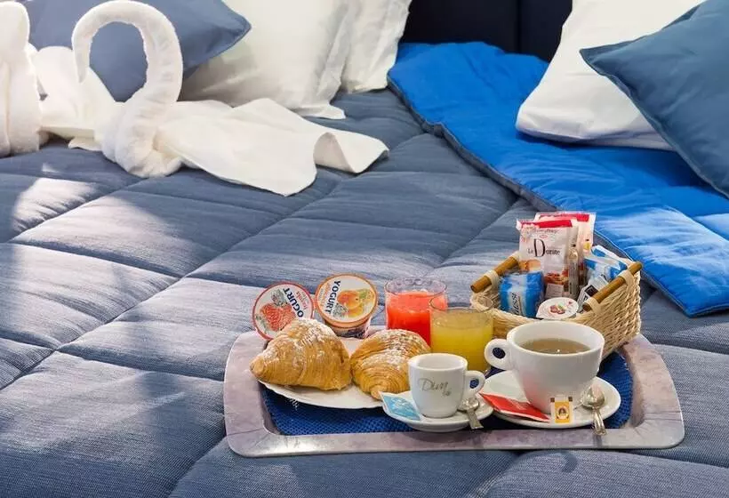 Fotos del hotel Napoli Svelata:  3