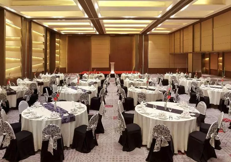 Fotos del hotel Novotel Makassar Grand Shayla:  25