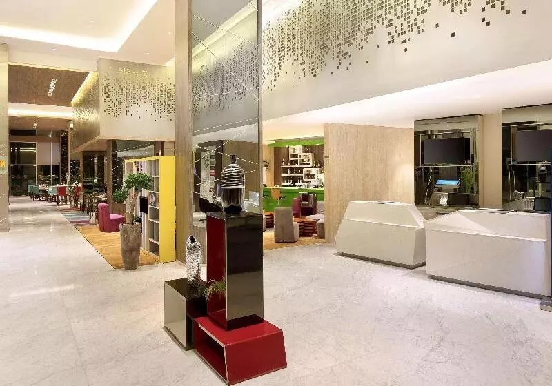 Fotos del hotel Novotel Makassar Grand Shayla:  3