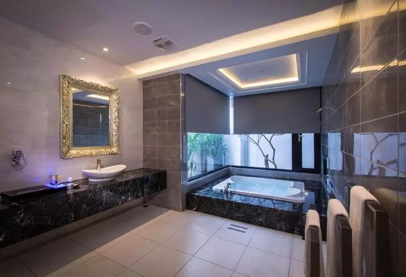 Fotos del hotel Uher:  10