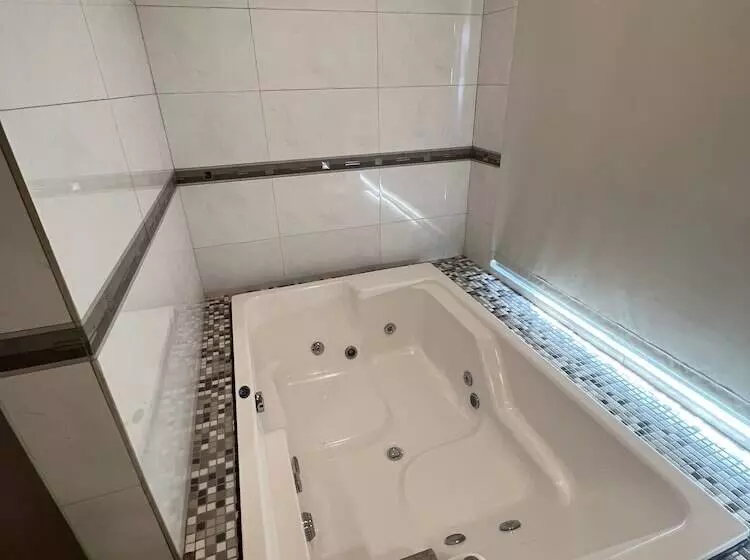 Fotos del hotel Charming Motel:  4