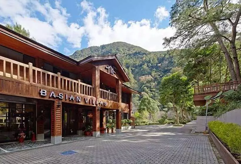 Hung’s Mansion Basian Villas