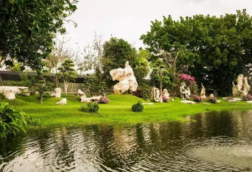 Fotos del hotel Lotusland Resort:  18