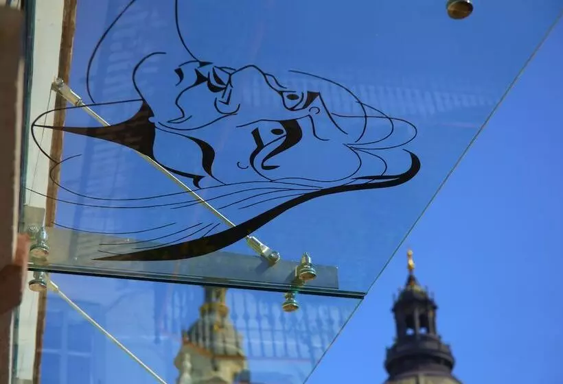 Fotos del hotel Aria Hotel Budapest By Library Hotel Collection:  15