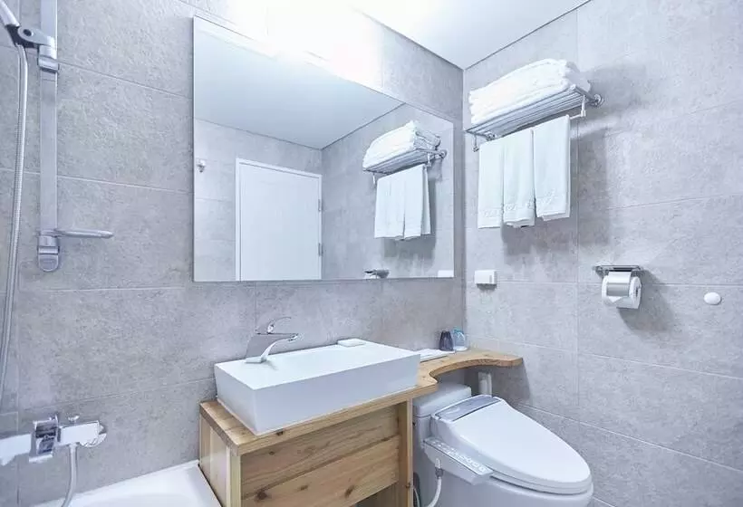 Fotos del hotel Towerhill:  8