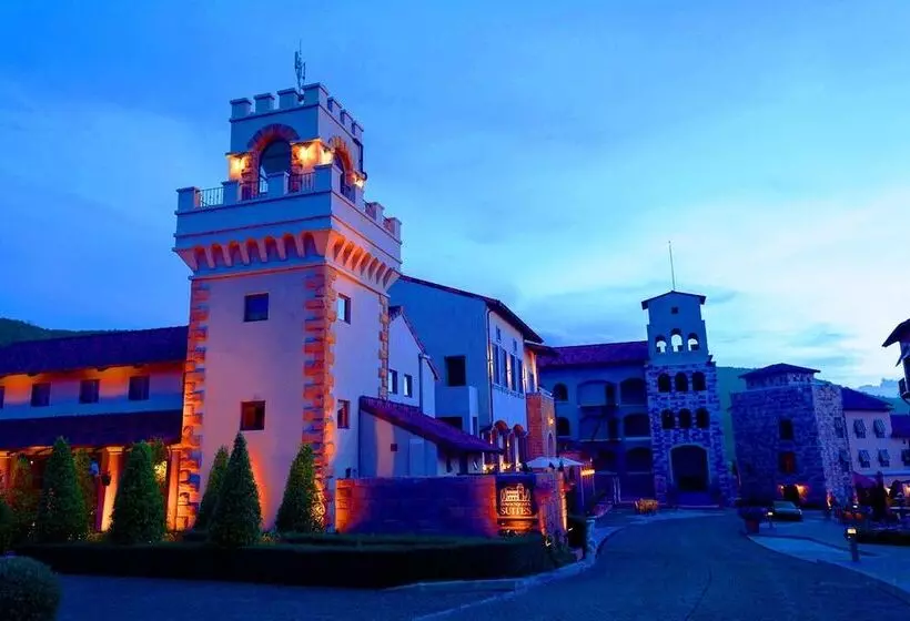 Town Square Suites By Toscana Valley