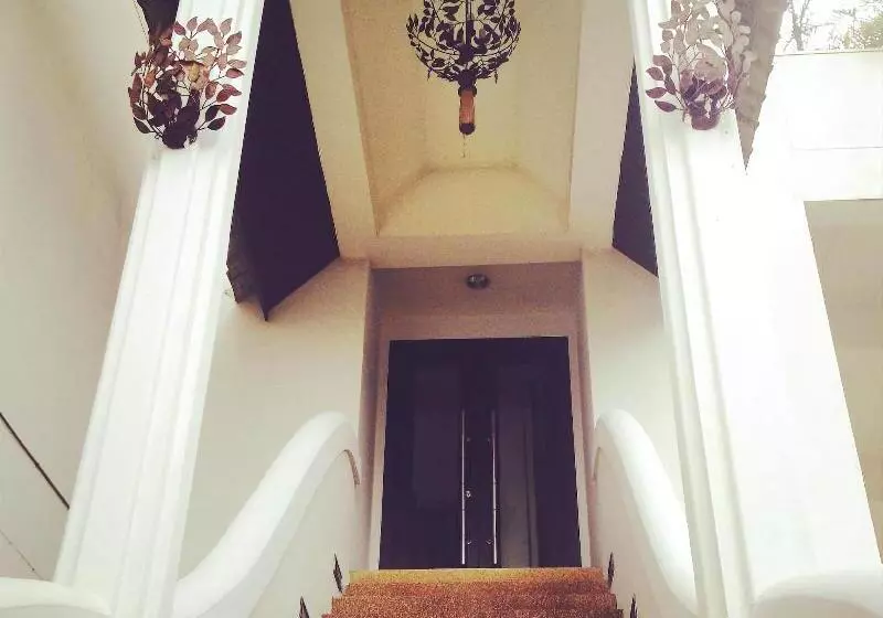 Fotos del hotel 296 The Radtanaiya Residence:  3