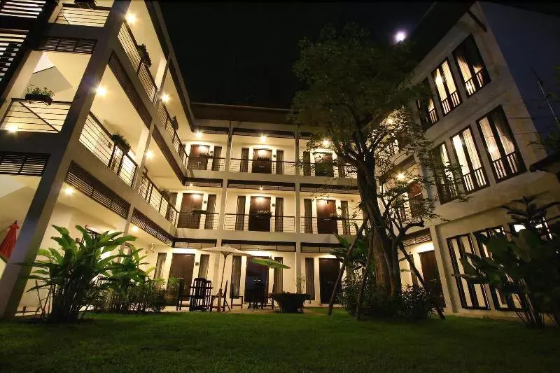 Fotos del hotel 296 The Radtanaiya Residence:  23