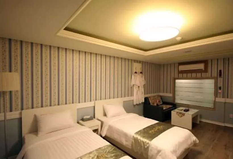 Fotos del hotel World Tourist:  10