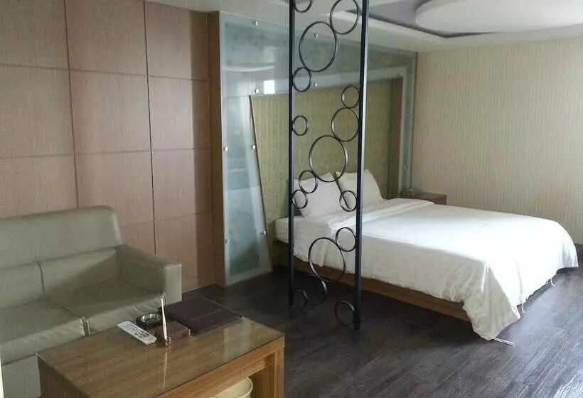 Fotos del hotel World Tourist:  14