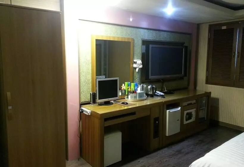 Fotos del hotel World Tourist:  23