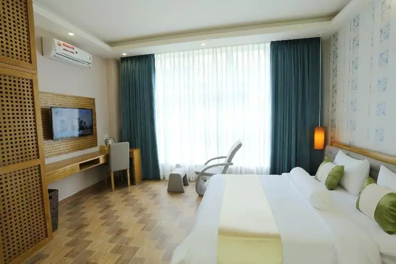 Thuy Sakura  & Serviced Apartment