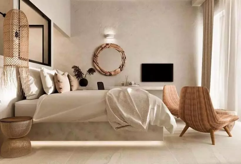 Delfini Beach  & Suites