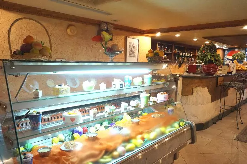 Fotos del hotel Rotana:  3