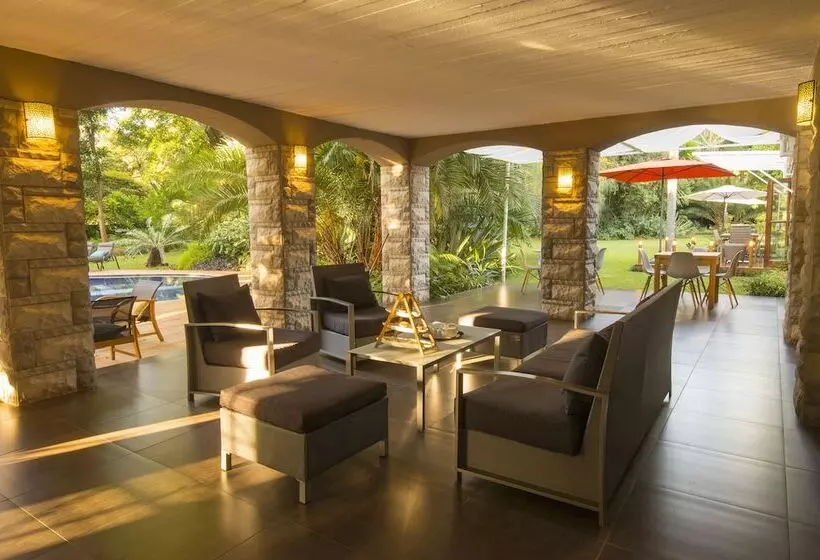 Fotos del hotel Sandalwood Lodge:  3