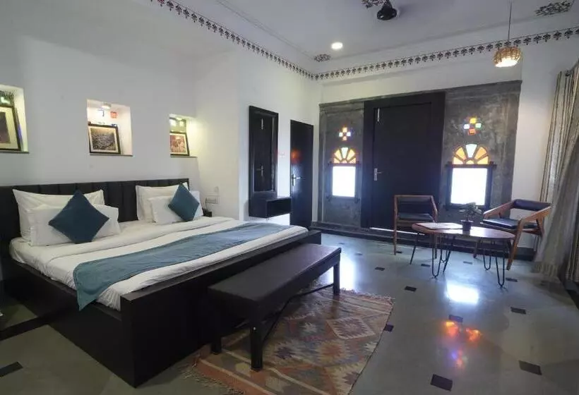 Fotos del hotel Udai Niwas  By The Lake:  10