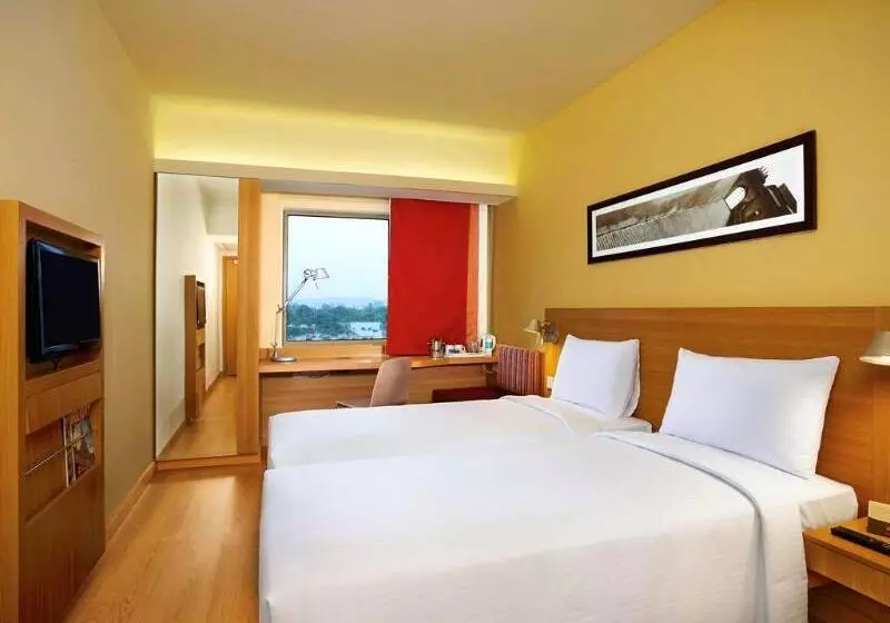 Fotos del hotel Ibis Hyderabad Hitech City:  14