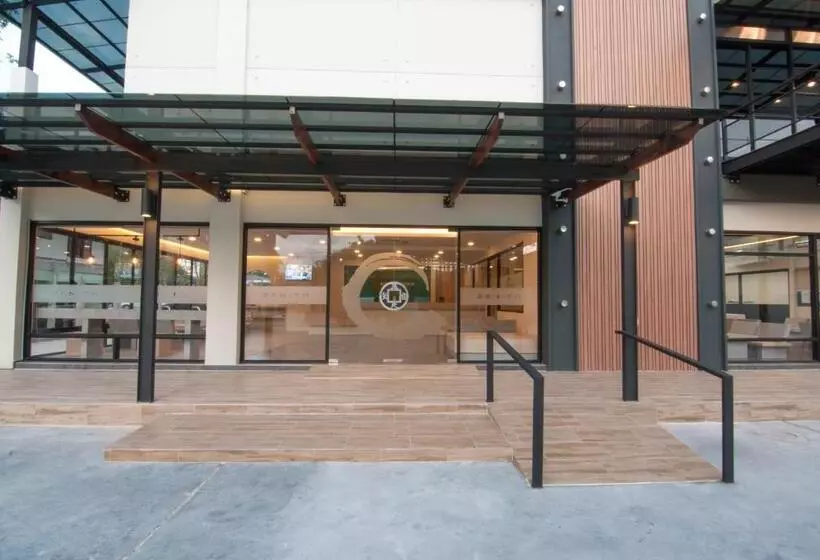 Fotos del hotel The Zenith Residence:  6
