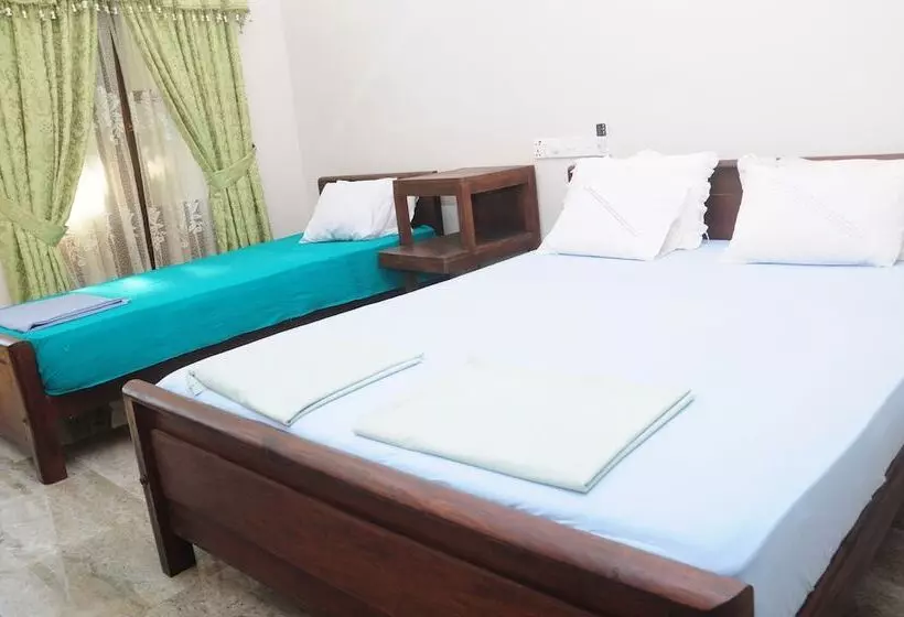 Traveller S Home
