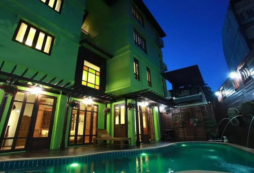 Rich Lanna House