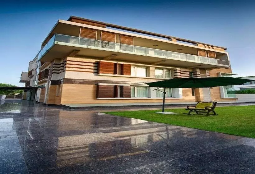 Fotos del hotel Stately Suites Golf Course Road:  11