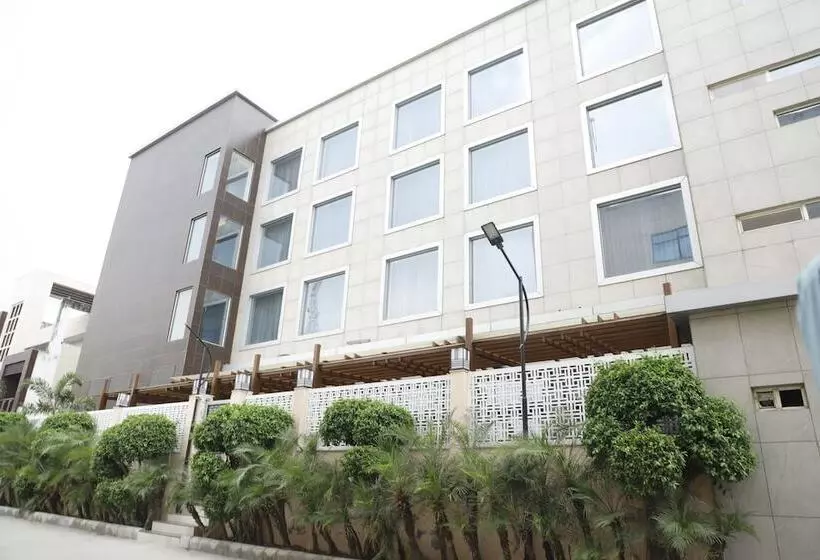 Fotos del hotel KST Sarovar Portico:  6
