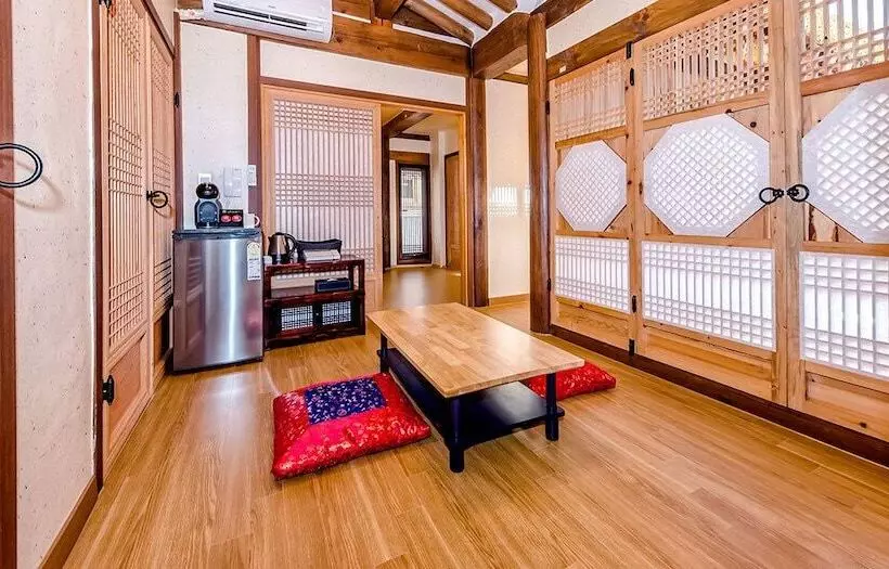 Fotos del hotel Jeju Hanok  Hallagung:  2