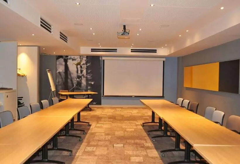 Fotos del hotel Ibis Yerevan Center:  13
