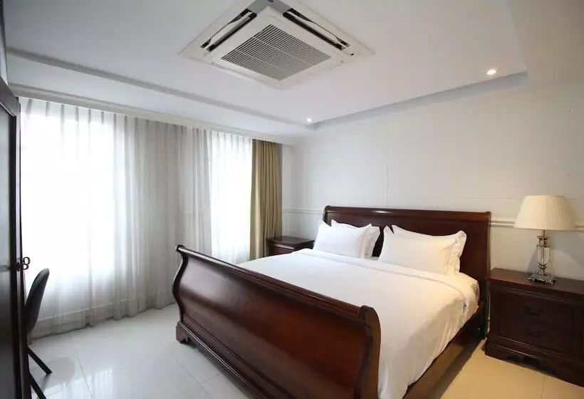 Fotos del hotel Sasha House:  9