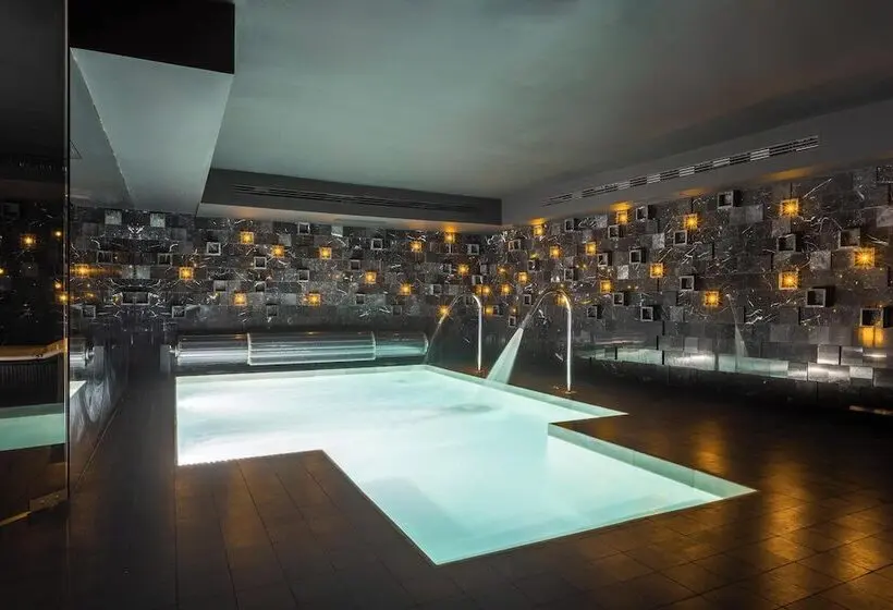 Marquis Hotels Issabel’s