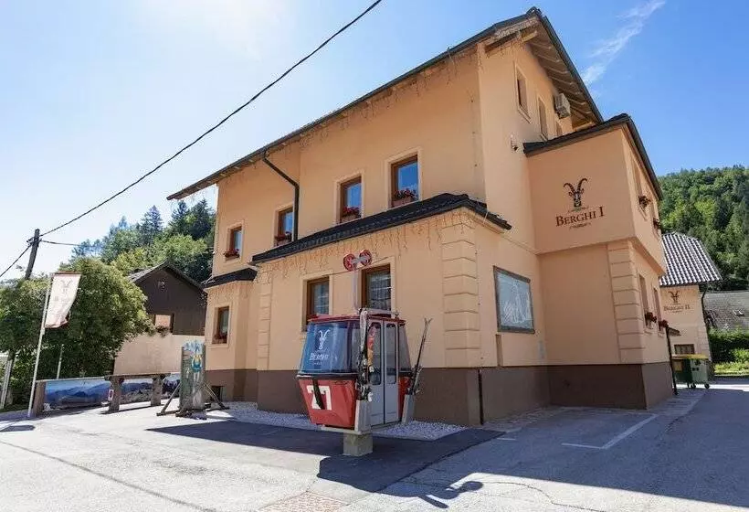 Fotos del hotel Apartment House Berghi:  21