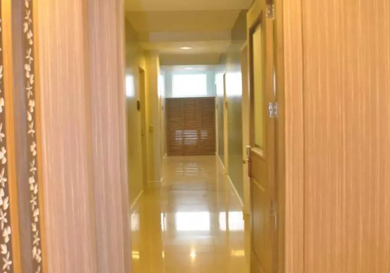 Fotos del hotel Magallanes Square:  6