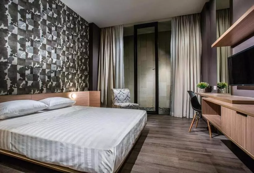 Fotos del hotel Upscale Suites:  9