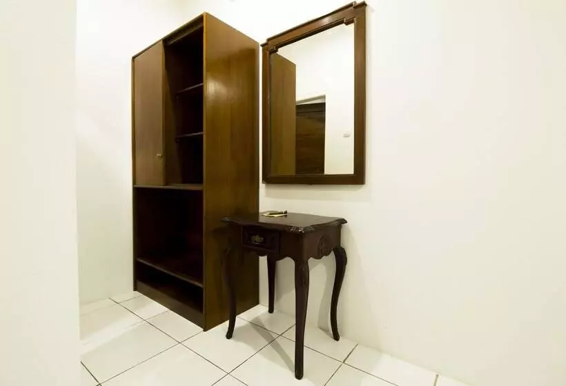Fotos del hotel Reddoorz Plus Near Rs Hasan Sadikin:  21