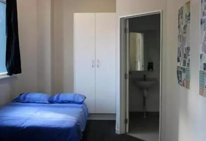 Fotos del hotel Surf  N  Snow Backpackers:  9
