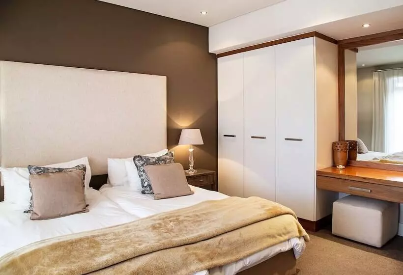 Marine Square Luxury Suites