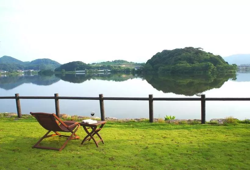Fotos del hotel Lakeside  Little White Flower:  6