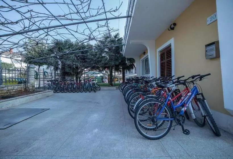 Fotos del hotel Pansion Valbruna:  4