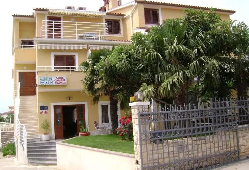 Fotos del hotel Pansion Valbruna:  7