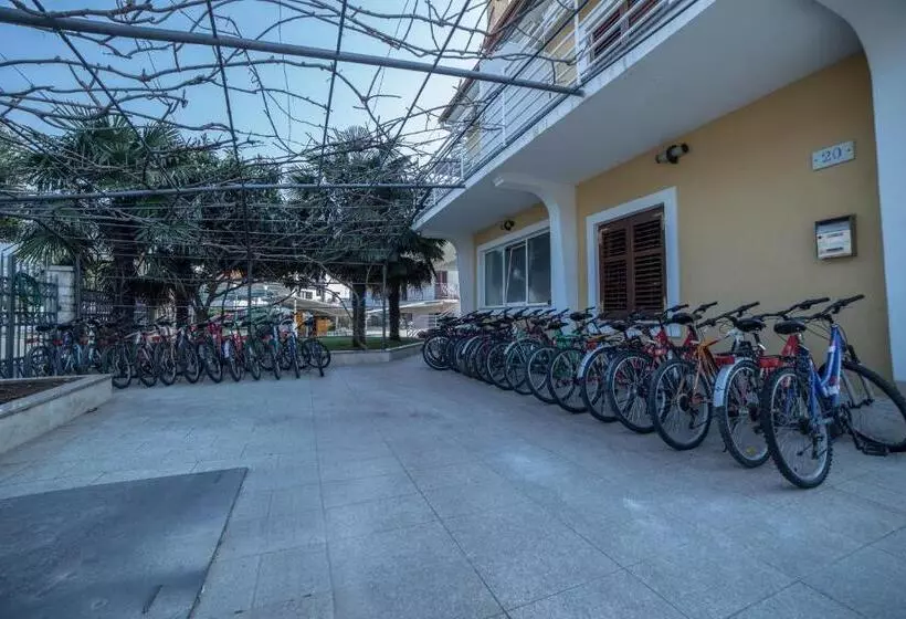 Fotos del hotel Pansion Valbruna:  22